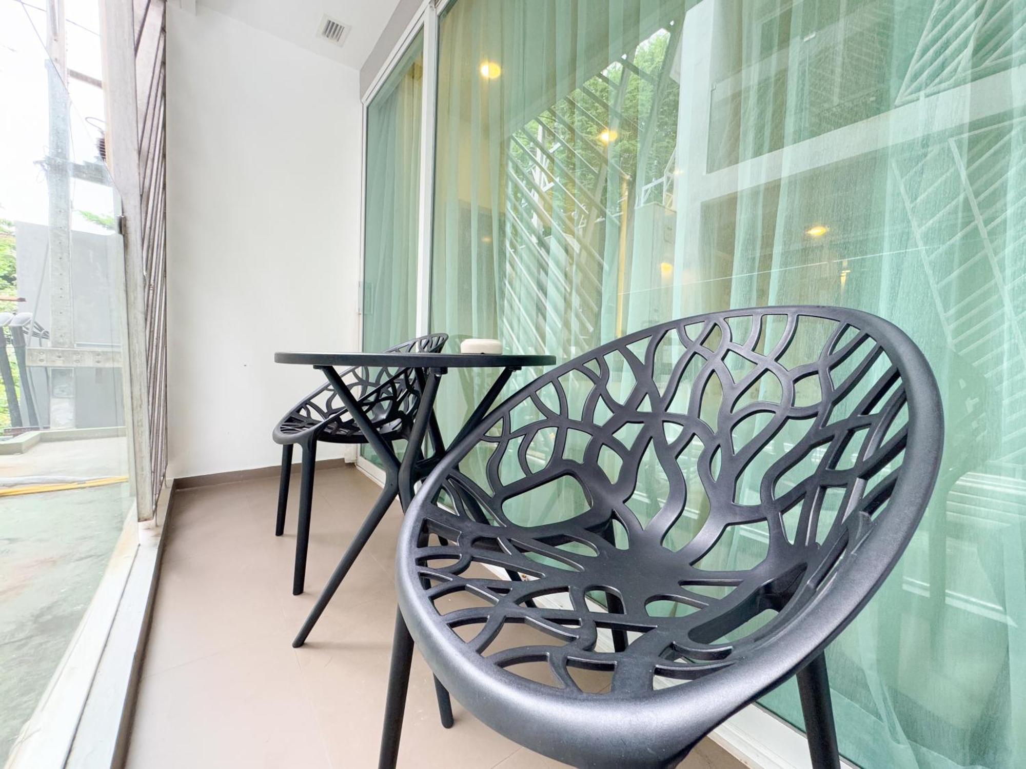 Clarian Hotel Beach Patong Exterior foto